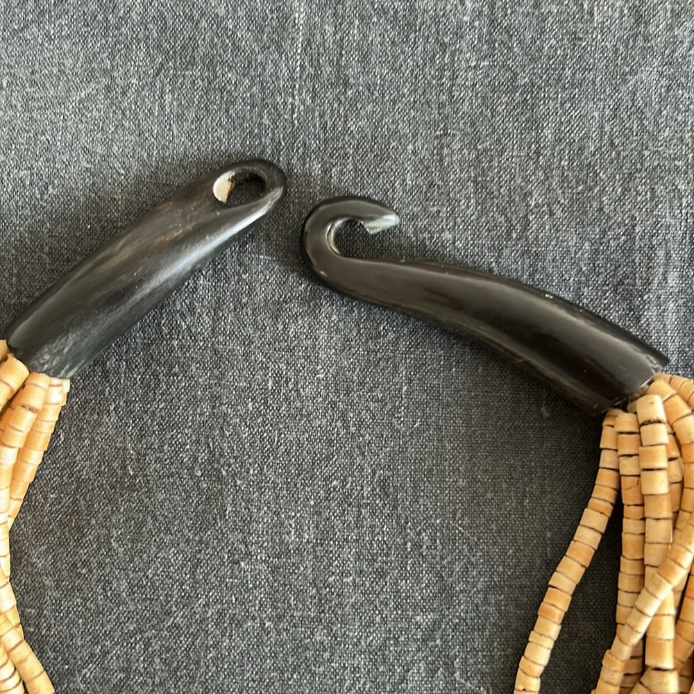 Wooden bead necklace - Picture 2 of 2
